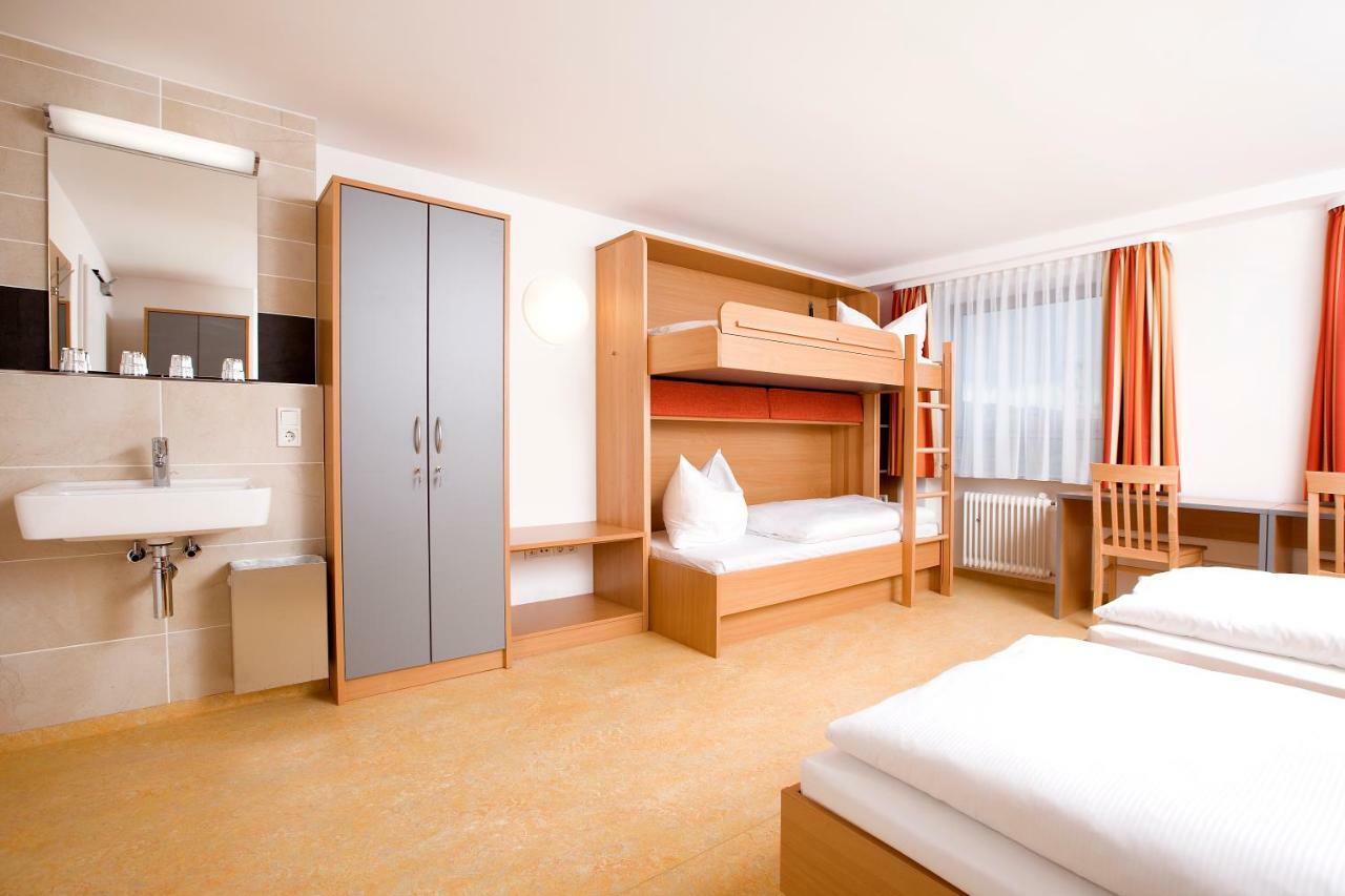 Ausbildungshotel St. Theresia 2* Munich